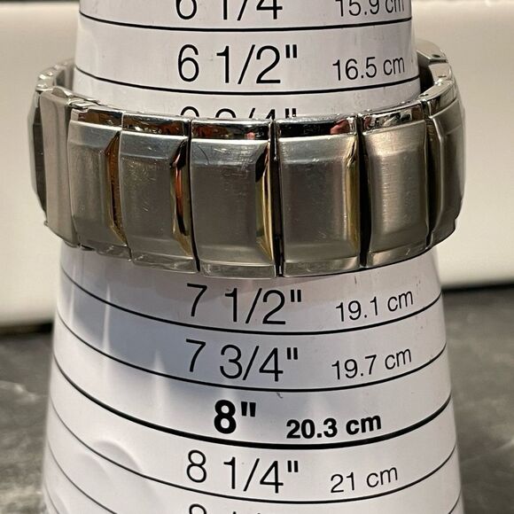 Mens Kenneth Cole Gold and Silver Tone Bracelet Watch - New Battery - Picture 5 of 5